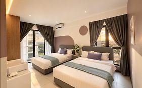 Kavenue Cybercity Sunset View, 8-10 Pax